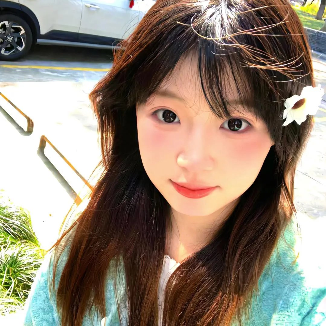 腰间持枪